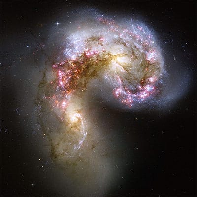 Hubble_muestra_creacion_millones_estrellas_choque_galaxias